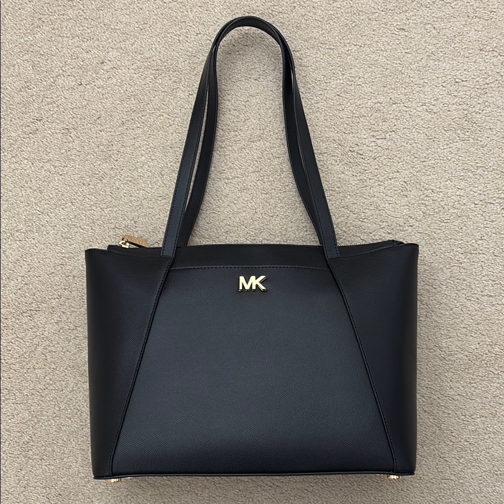 Michael Kors (Maddie) Black Tote Bag